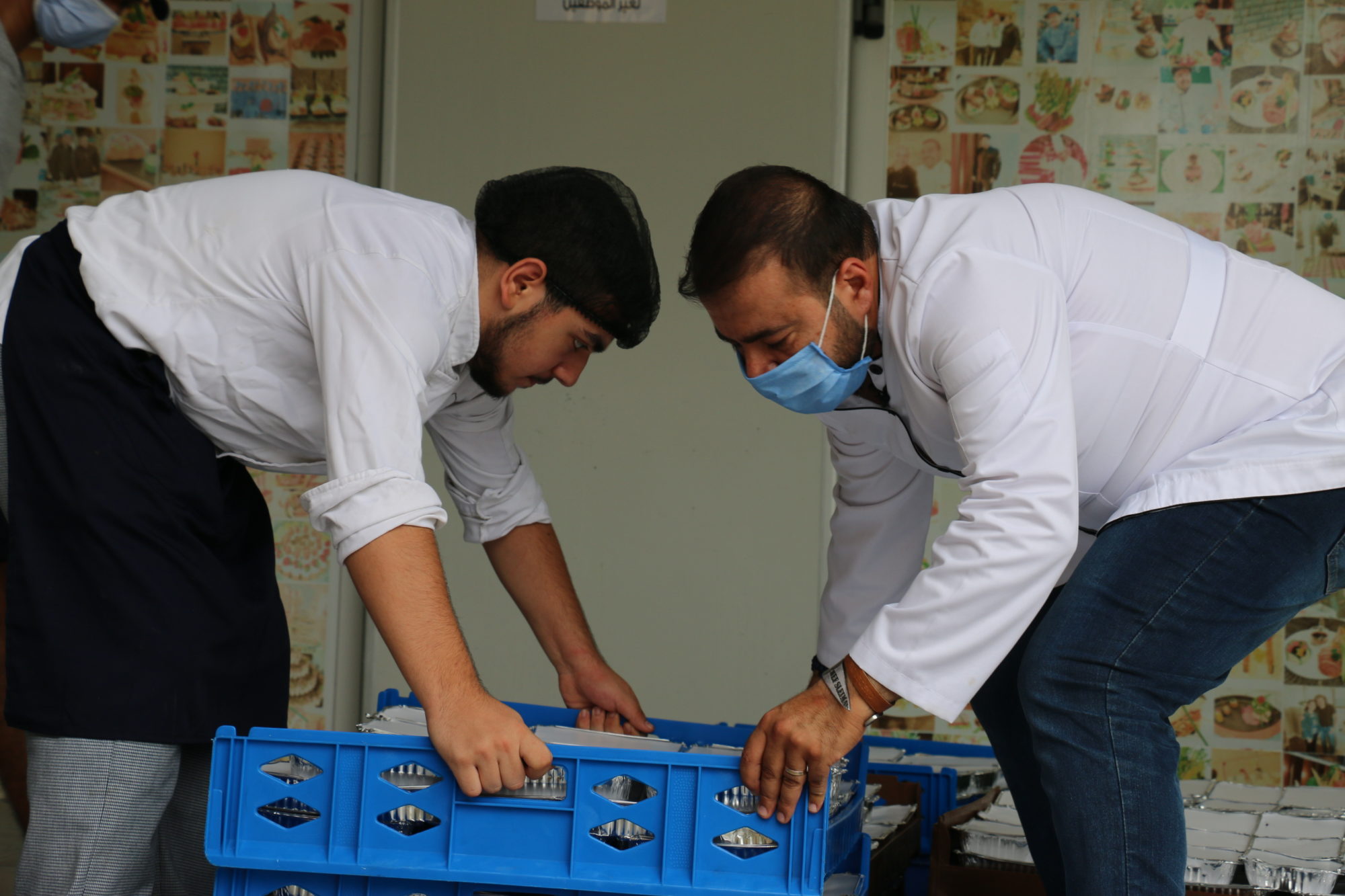 MERATH Lebanon_Beirut_Partners picking up hot meals_4