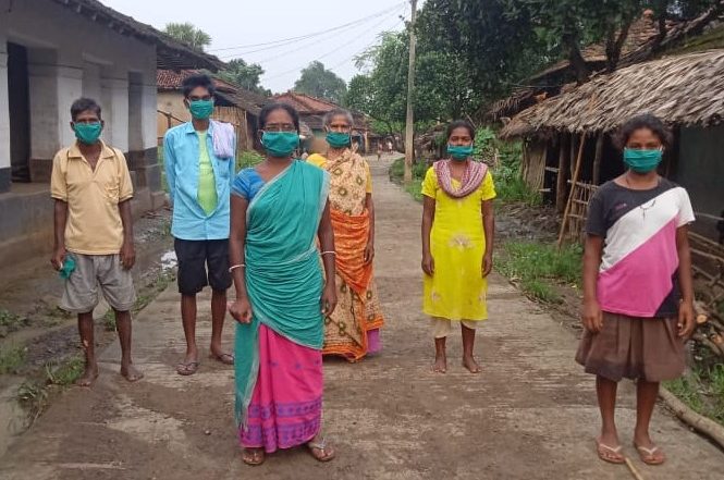 six citizens wearing medical face masks